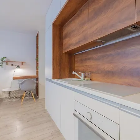 Bright & Stylish Near Center Appartamento