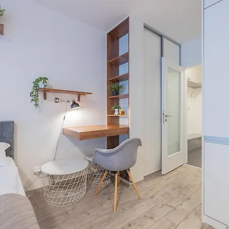 Apartament Bright & Stylish Near Center